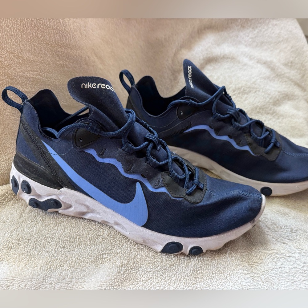 Nike Men's Athletic Shoes - Navy and White